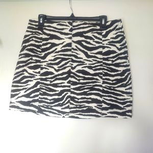 WILD FABLE Zebra Print Mini Skirt size 14 black and white
